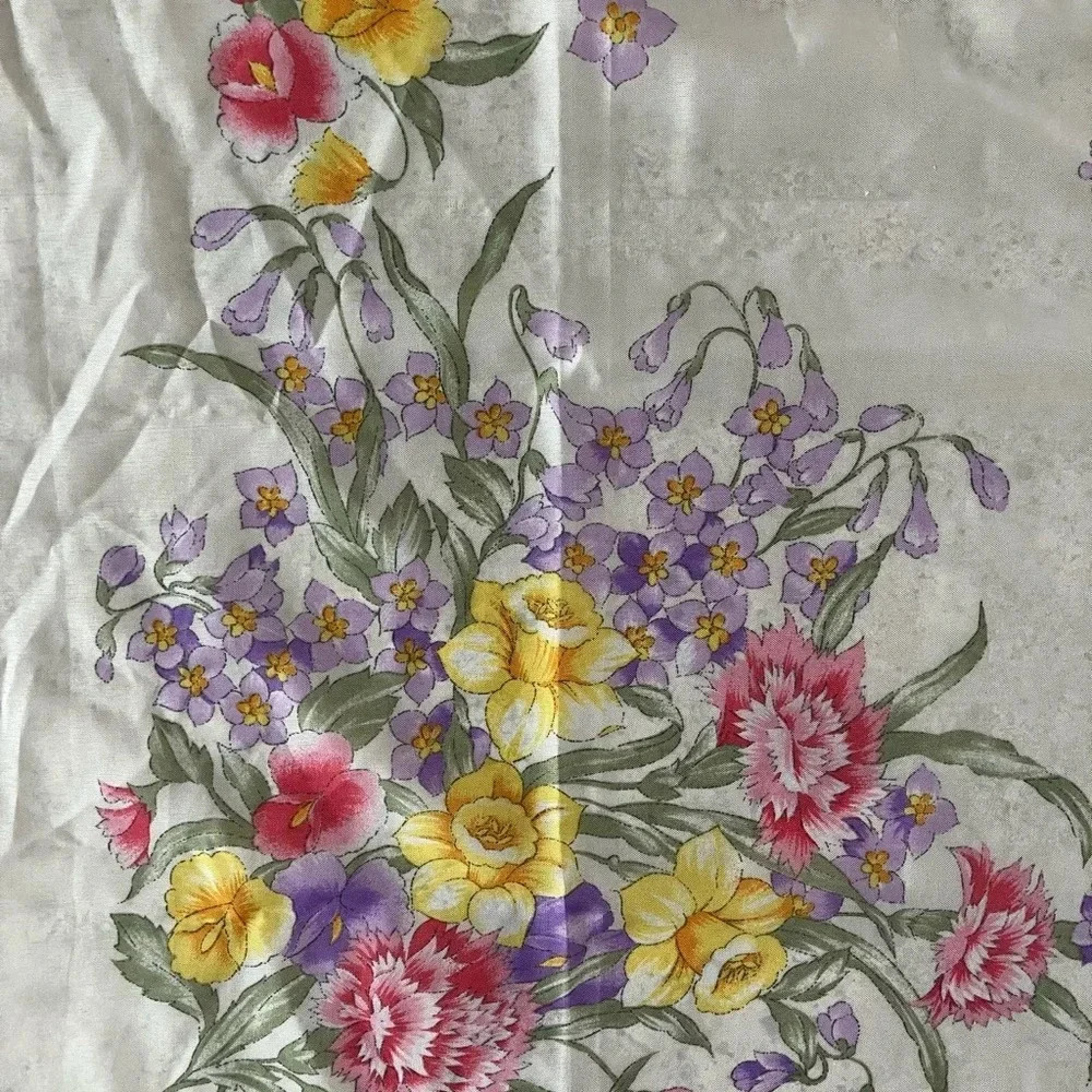 Vintage Avon Polyester Pastel Floral Square Scarf    35” X 35” - Picture 9 of 9